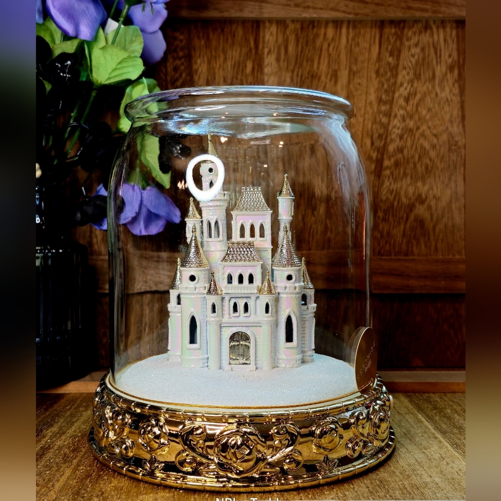 B&BW, Disney Princess Light-Up Castle Cloche Candle Holder (IN ORIGINAL BOX)